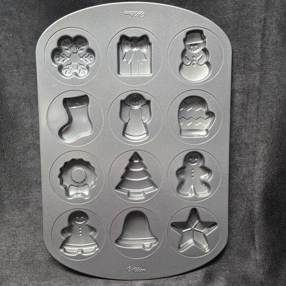 Wilton Cookie Pan Mold Christmas 12 Designs Tree Santa Gingerbread Stocking Star - Picture 1 of 7